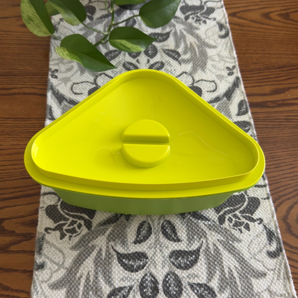 Tupperware Green Food Storage Container - Picture 7 of 11